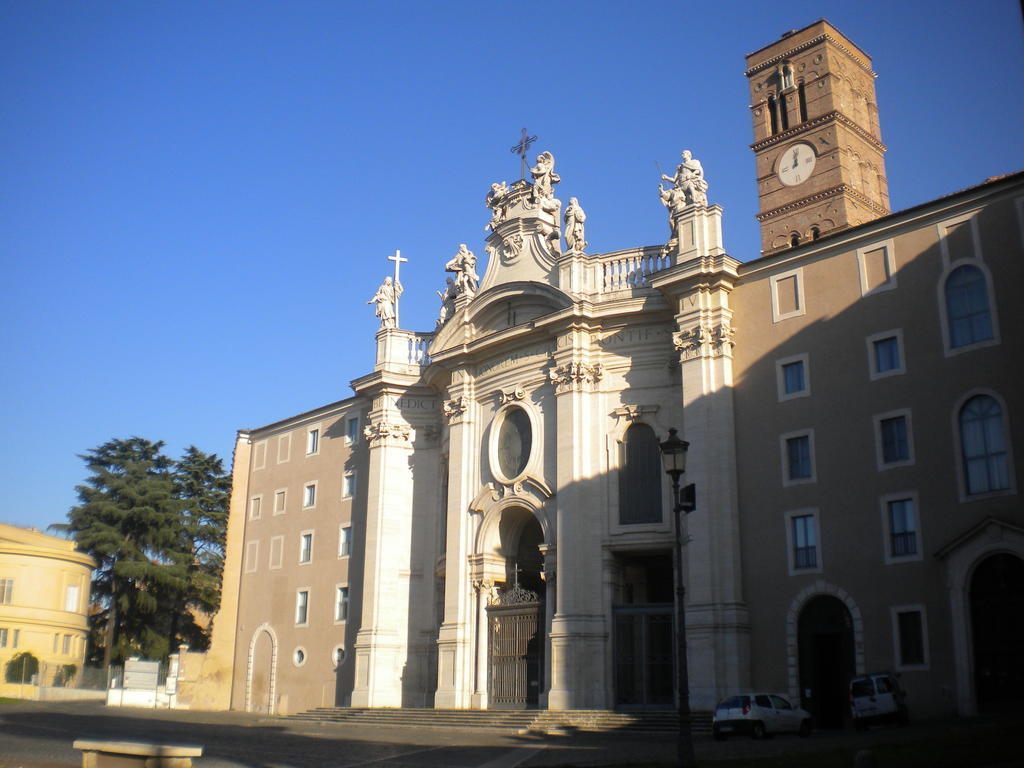 B&B La Finestra Di Fronte Rome Exterior photo